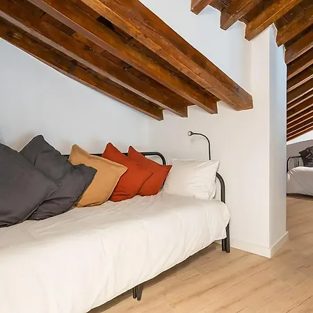 Feelathome Conde Malaga